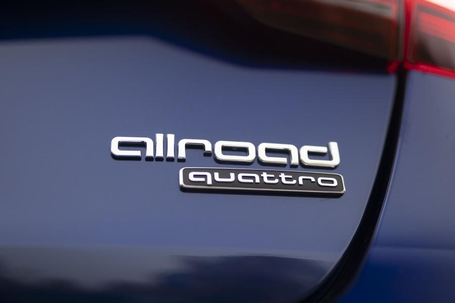 Логотип Audi A4 Allroad Quattro (B9) 2019 года  (UK) (фото 29 из 40)